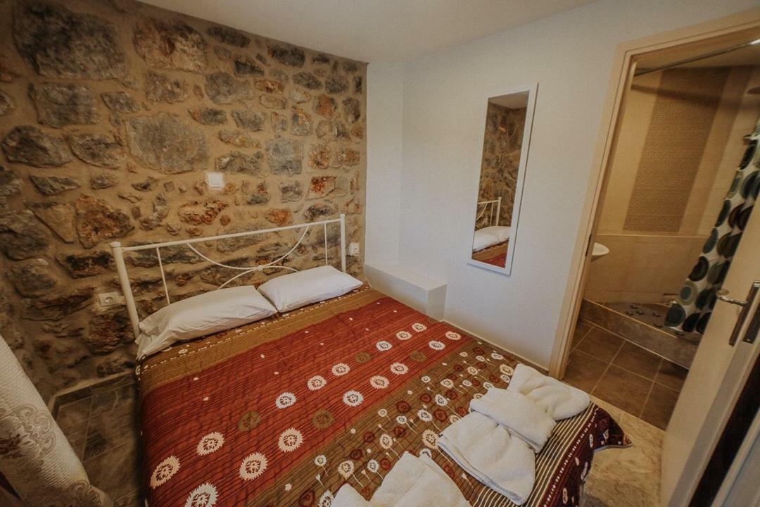 Eleutheria Kalamata Bagian luar foto